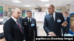 Papillon Systems-ის ვებსაიტზე ნახავთ კომპანიაში რუსეთის პრეზიდენტის, ვლადიმირ პუტინის მათთან სტუმრობისას გადაღებულ დაუთარიღებელ ფოტოსაც.