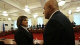 Корнелия Нинова и Бойко Борисов в парламента. Снимката е от 20 януари