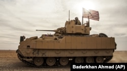 Американська бойова машина піхоти Bradley в Сирії, 8 груденя 2021 року