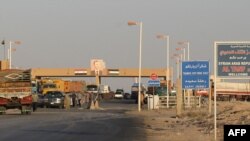 ایست بازرسی در نقطه مرزی التنف سوریه و عراق در ۲۷۰ کیلومتری شمال شرق دمشق در سال ۲۰۰۴