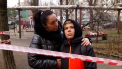 Ta shpëtojë të birin apo pacientin? Zgjedhja e dhimbshme e mjekes ukrainase