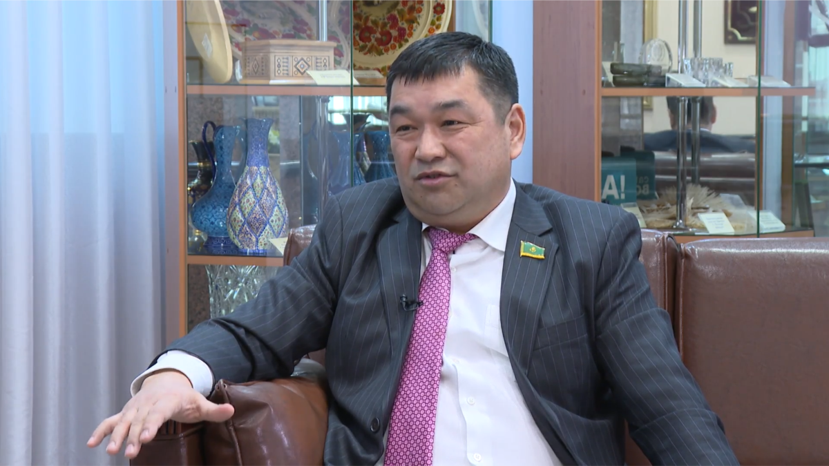 В Казахстане депутата, поддержавшего вторжение России в Украину, исключили из рядов партии