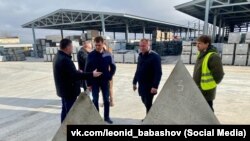 Производство бетонных «зубов дракона» в Симферопольском районе для нужд российской армии