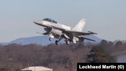 Avionul american de luptă F-16 (foto arhivă)
