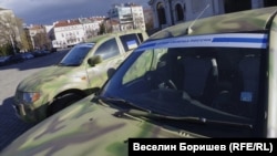  Руски жители, които живеят в България, подариха три пикапа с висока проходимост на армията на Украйна 