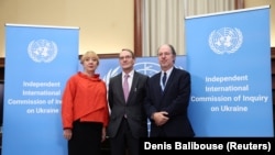Члены Международной комиссии по расследованию нарушений в Украине Ясминка Джумхур, Эрик Мезе и Пабло де Грайфф
