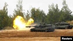 Țările NATO sunt de acord că Ucraina are nevoie de armament performant precum Leopard 2, dar încă discută între ele în ce condiții să trimită aceste echipamente. 