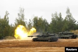 Një tank Leopard 2 i ushtrisë spanjolle gjatë manovrave të NATO-s, në Letoni, më 2022.