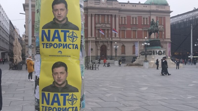 U Beogradu leci na kojima piše da je Zelenski 'NATO terorista'
