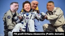 Jedan od mimova sa društvenih mreža povodom Abazovićeve najave pokretanja svemirskog programa u Crnoj Gori.