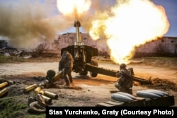 Работа украинской артиллерии. Фото: Стас Юрченко, Graty