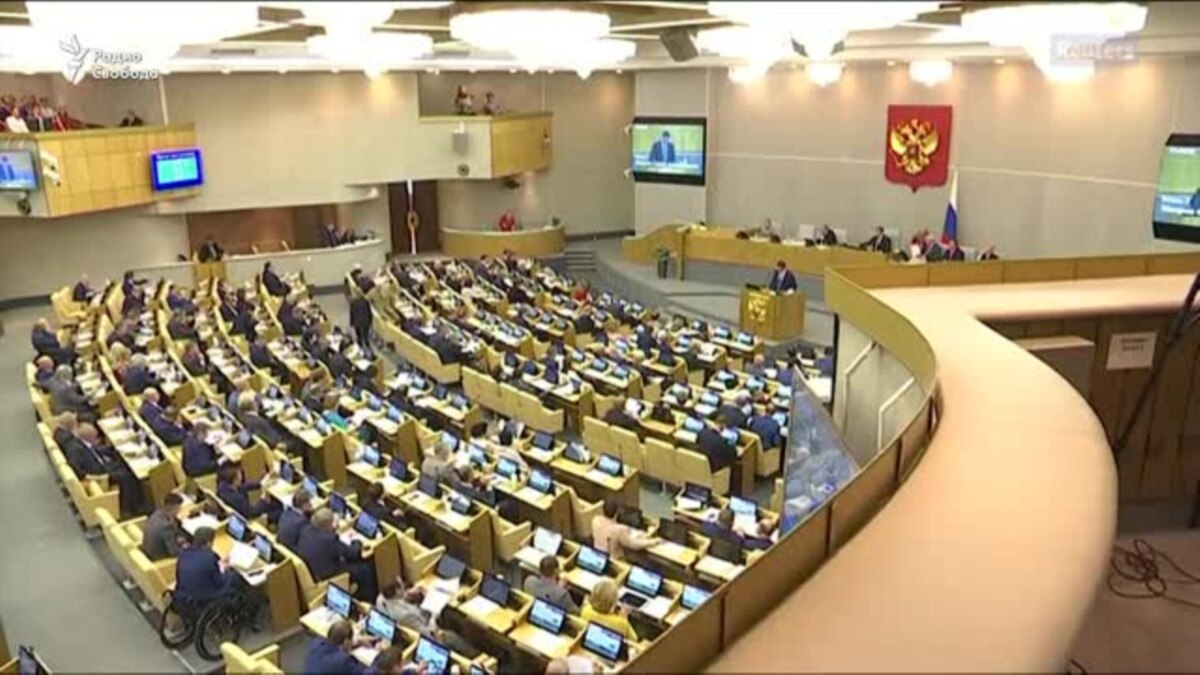 Чиновники за границей