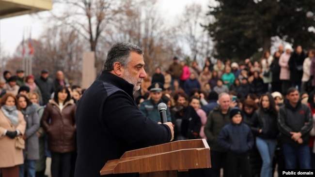 As Nagorno-Karabakh's de facto prime minister, Ruben Vardanian meets with people in Stepanakert. (file photo)