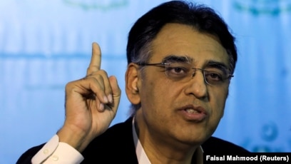 International Monetary Fund officials in discussions with Pakistani economic leadership