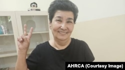 Шоҳида Саломова қарийб тўрт йил руҳий шифохонада мажбуран даволанган. Сурат 2026 йил август ойида Марказий Осиёда инсон ҳуқуқлари ассоциацияси вакили Саломова билан у даволанаётган шифохонада учрашган пайтда олинган.