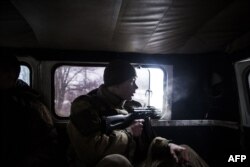 Separatiști pro-ruși pe poziții in jurul orașului Debalțeve, 28 ianuarie 2015.