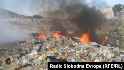 Архивска фотографија - Запален отпад на депонија кај Дебар