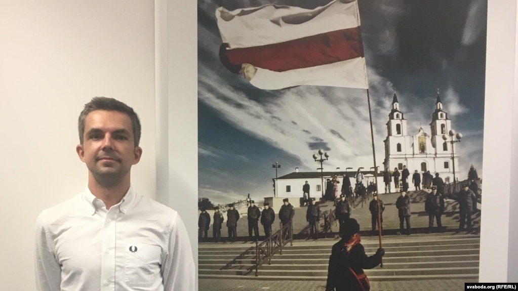 Саша Філіпенка ў праскім офісе Свабоды. 