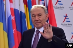 Президент Казахстана Нурсултан Назарбаев прибыл на саммит «Азия-Европа» в Италии. Милан, 16 октября 2014 года.