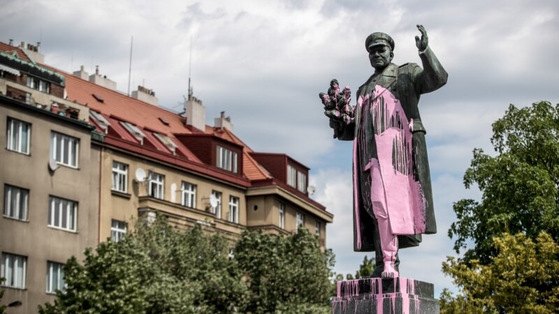Власти Праги постановили убрать из сквера статую советского маршала Конева