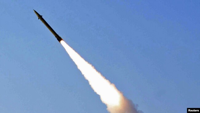 За оцінками, Fateh-110 здатна подолати заявлені Іраном 300 км за 300-350 секунд
