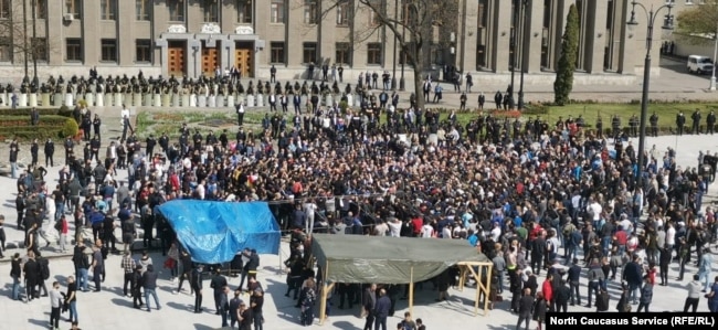 Митинг во Владикавказе. Апрель 2020 года
