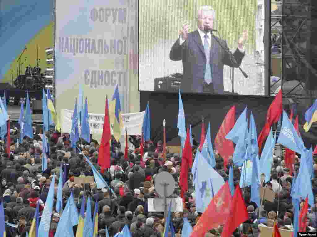 Ukraine -- Supporters of prime minister and the parliamentary coalition in Independence Square in Kyiv, 04Apr2007 - Oleksandr Moroz