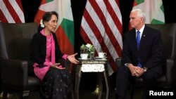 Liderka Mjanmara Aung San Su Ći i potpredsednik SAD Majk Pens