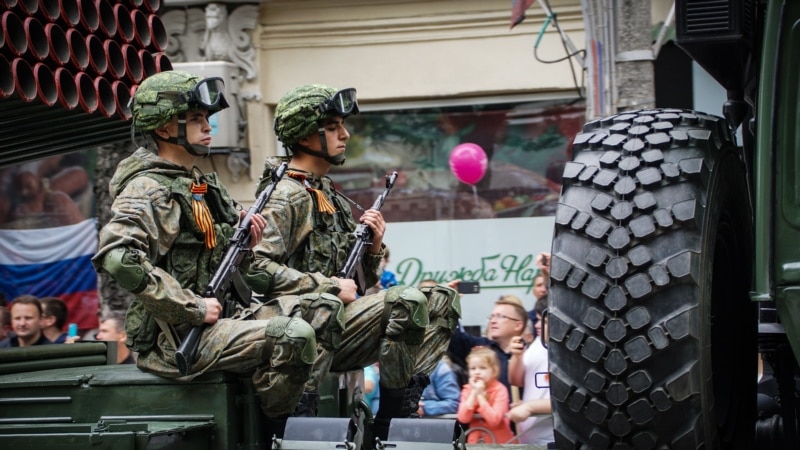 Дороги в Симферополе будут перекрывать три дня из-за репетиций военного парада