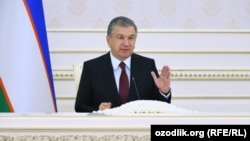 Ўзбекистон президенти Шавкат Мирзиёев.
