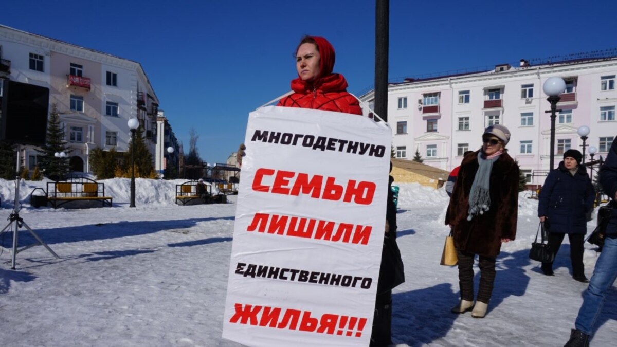 Многодетную мать-одиночку в Зеленодольске выселят на улицу. Суд отказал и в  выделении квартиры в соцнайм