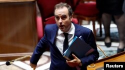 Premierul francez S. Lecornu înaintea votului al doilea din parlamentul francez, joi, 16 octombrie. 