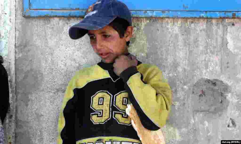 Afghanistan – Afghan road kids, 14May2012