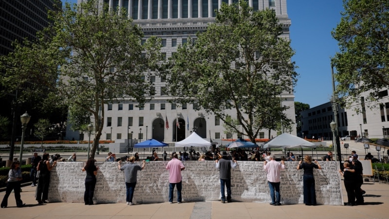 دادگاه گوگل و مِتا را به دلیل «اعتیادآور» بودن شبکه‌های اجتماعی‌شان مجرم شناخت