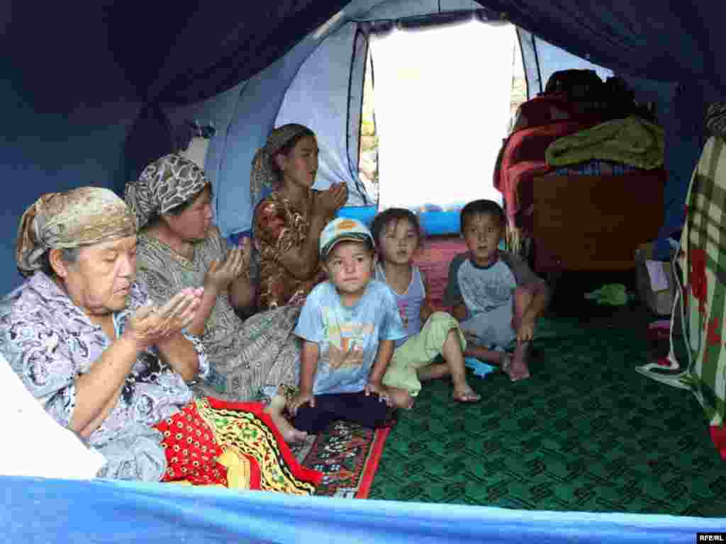 Uzbek Women Today #12