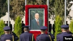 Heydər Əliyev 2003-cü ilin dekabrın 12-də vəfat edib