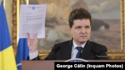 Nicușor Dan arată un raport al plângerilor și sugestiilor primite de la magistrați în ultimele zile.
