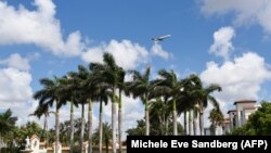 Майами шаарындагы «Trump National Doral» гольф-курортунун кире бериши. 3-апрель, 2018-жыл. 