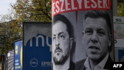 Propaganda lui Orban, în campanie, a făcut mereu din Magyar un mare admirator, dacă nu chiar o slugă a președintelui ucrainean Zelenski. Magyar nu este, însă, chiar așa mare fan.