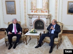 Президент Вірменії Серж Саргсян (ліворуч) під час зустрічі з президентом Росії Володимиром Путіним. Вересень 2015 року