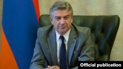 Премьер-министр Армении Карен Карапетян во время заседания правительства (архив) 