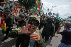 Уже 9 ноября большая часть боливийских полицейских перешла на сторону демонстрантов.