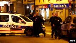 Поліція на місці нападу в Парижі, 13 листопада 2015 року
