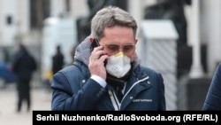 «Трупи» і «всі пенсіонери помруть» довели мінстра Ємця до звільнення