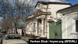 Дом №47 когда-то построил небедный человек