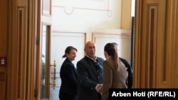 Kryetari i AAK-së, Ramush Haradinaj, në ndërtesën e Kuvendit më 28 prill 2026.