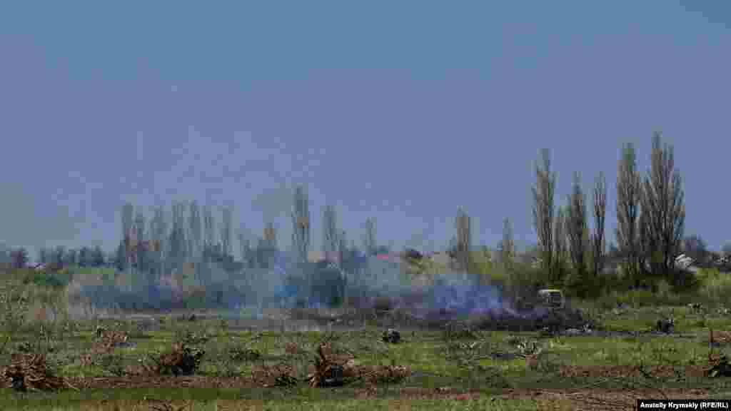 Викорчовування на станції старого яблуневого саду