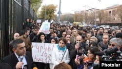 Armenia - Opposition deputy Armen Rustamian addresses citizens protesting against pension reform outside the parliament building in Yerevan, 15Nov2013.