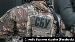 За даними СБУ, для вчинення теракту росіяни завербували студента, який заклав саморобну бомбу під автобус