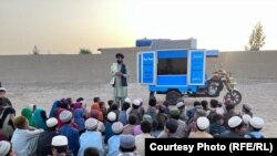 مطیع الله ویسا نیز برنامه های آموزشی سیار را برای کودکان راه اندازی می کرد که توسط طالبان بازداشت گردید و تا هنوز در زندان به سر می برد